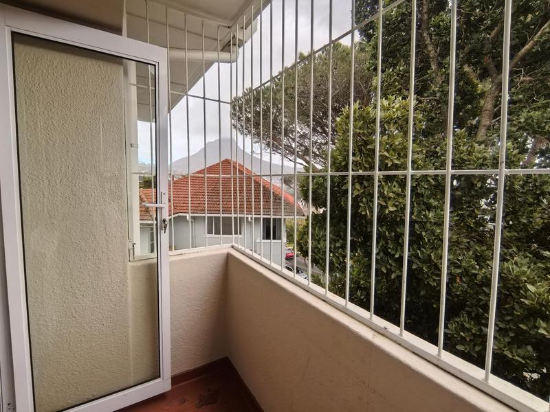2 Bedroom Property for Sale in Vredehoek Western Cape